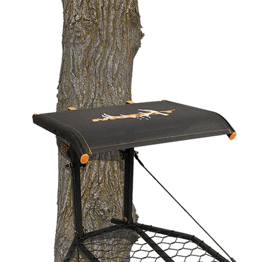 Hunting Tree Stand with Climbing Sticks D7685